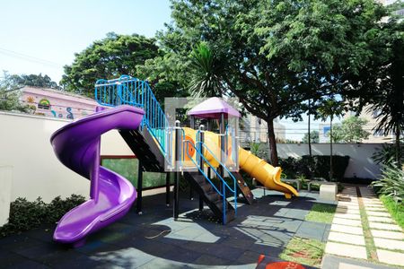 Apartamento para alugar com 65m², 3 quartos e 1 vagaÁrea comum - Playground