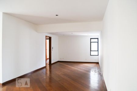 Sala de apartamento para alugar com 3 quartos, 144m² em Chácara Inglesa, São Paulo