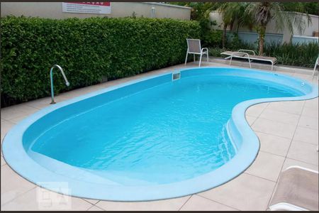 Apartamento à venda com 80m², 2 quartos e 1 vagaCondomínio - Piscina