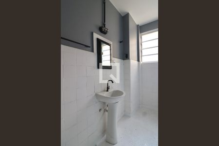 Banheiro de apartamento para alugar com 1 quarto, 70m² em República, São Paulo
