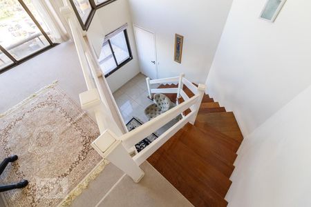 Apartamento para alugar com 258m², 4 quartos e 3 vagasEscadas