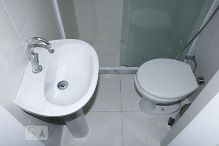 Banheiro de apartamento para alugar com 1 quarto, 42m² em Centro, Rio de Janeiro