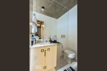 Banheiro de kitnet/studio à venda com 1 quarto, 35m² em Santo Amaro, São Paulo