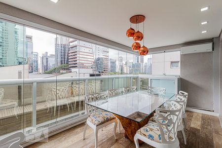 Varanda de kitnet/studio para alugar com 1 quarto, 54m² em Vila Nova Conceição, São Paulo