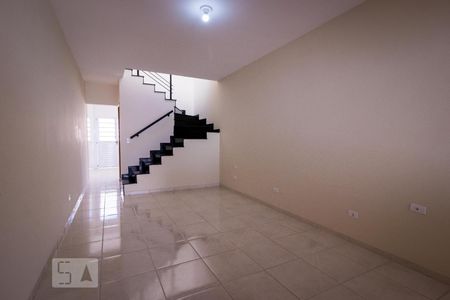 Casa para alugar com 110m², 3 quartos e 2 vagas Casa para alugar com 110m², 3 quartos e 2 vagasSala