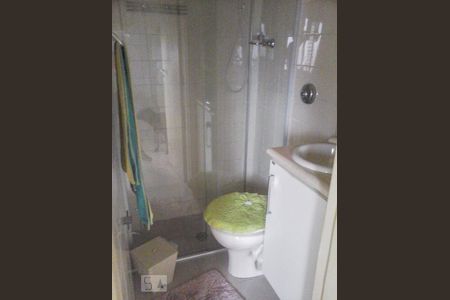 Banheiro de serviço de apartamento para alugar com 3 quartos, 88m² em Mooca, São Paulo