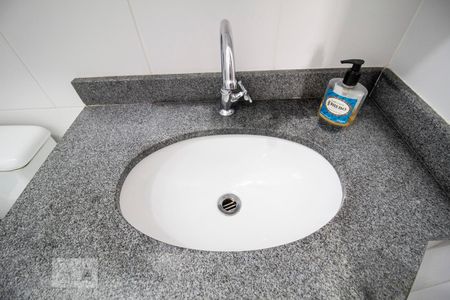 Banheiro de apartamento para alugar com 1 quarto, 31m² em Água Branca, São Paulo