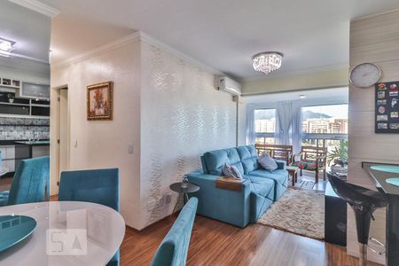 Sala de apartamento à venda com 2 quartos, 69m² em Barra da Tijuca, Rio de Janeiro