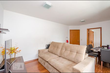 Sala de apartamento para alugar com 3 quartos, 90m² em Buritis, Belo Horizonte
