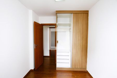 Quarto  de apartamento para alugar com 3 quartos, 90m² em Buritis, Belo Horizonte