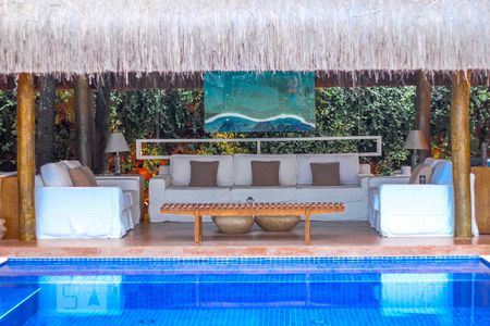 Casa para alugar com 1000m², 4 quartos e sem vaga Casa para alugar com 1000m², 4 quartos e sem vagaPiscina