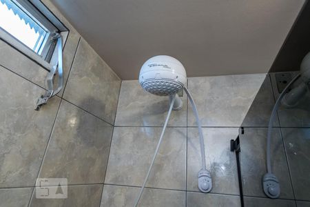 Apartamento para alugar com 64m², 2 quartos e sem vagaBanheiro - Chuveiro elétrico