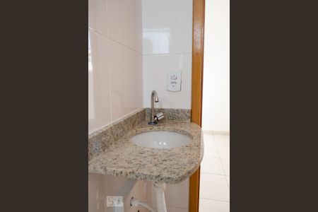 Banheiro de apartamento para alugar com 1 quarto, 38m² em Vila Guilhermina, São Paulo