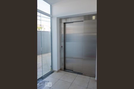 Apartamento para alugar com 38m², 1 quarto e sem vaga Apartamento para alugar com 38m², 1 quarto e sem vagaEntrada