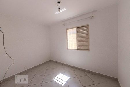 Quarto 1 de casa para alugar com 2 quartos, 120m² em Vila Ivone, São Paulo