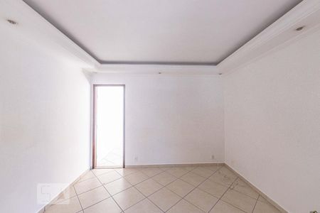 Sala de casa para alugar com 2 quartos, 120m² em Vila Ivone, São Paulo