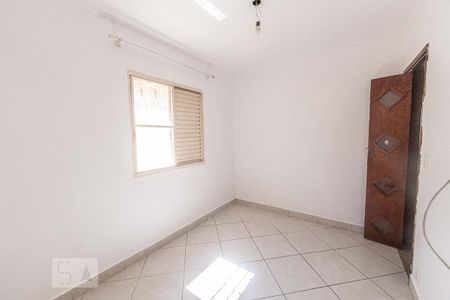 Quarto 1 de casa para alugar com 2 quartos, 120m² em Vila Ivone, São Paulo