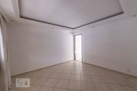 Sala de casa para alugar com 2 quartos, 120m² em Vila Ivone, São Paulo