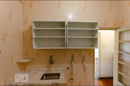 Apartamento para alugar com 80m², 2 quartos e sem vaga Apartamento para alugar com 80m², 2 quartos e sem vagaCozinha - Armários