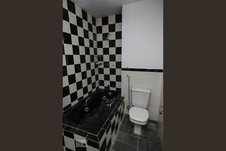 Casa de condomínio à venda com 250m², 8 quartos e 1 vaga Casa de condomínio à venda com 250m², 8 quartos e 1 vagaBanheiro