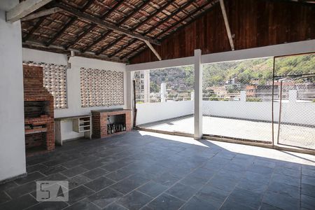 Casa de condomínio à venda com 250m², 8 quartos e 1 vaga Casa de condomínio à venda com 250m², 8 quartos e 1 vagaTerraço