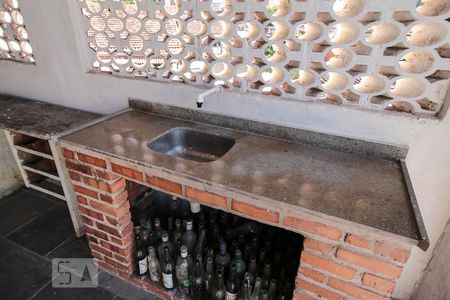 Casa de condomínio à venda com 250m², 8 quartos e 1 vaga Casa de condomínio à venda com 250m², 8 quartos e 1 vagaChurrasqueira