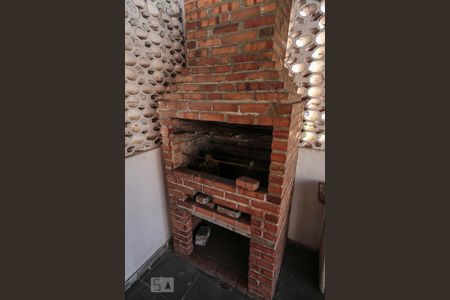 Casa de condomínio à venda com 250m², 8 quartos e 1 vaga Casa de condomínio à venda com 250m², 8 quartos e 1 vagaChurrasqueira