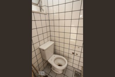 Casa de condomínio à venda com 250m², 8 quartos e 1 vaga Casa de condomínio à venda com 250m², 8 quartos e 1 vagaBanheiro de Serviço