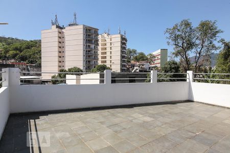 Casa de condomínio à venda com 250m², 8 quartos e 1 vaga Casa de condomínio à venda com 250m², 8 quartos e 1 vagaÁrea Externa