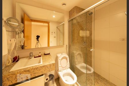 Banheiro de apartamento para alugar com 1 quarto, 30m² em Asa Sul, Brasília