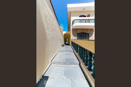 Casa à venda com 250m², 3 quartos e 6 vagasEscadas Entrada