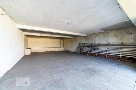 Casa à venda com 250m², 3 quartos e 6 vagasQuintal