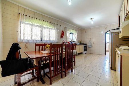Casa à venda com 250m², 3 quartos e 6 vagasCozinha