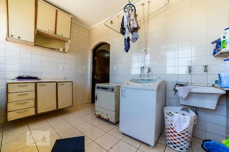 Casa à venda com 250m², 3 quartos e 6 vagasÁrea de Serviço