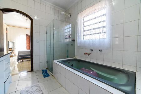 Casa à venda com 250m², 3 quartos e 6 vagasBanheiro da Suíte