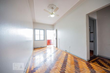 Sala  de apartamento para alugar com 3 quartos, 100m² em São Geraldo, Porto Alegre