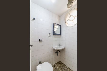 Apartamento para alugar com 100m², 2 quartos e 1 vaga Apartamento para alugar com 100m², 2 quartos e 1 vagaBanheiro de serviço