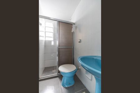 Banheiro de apartamento à venda com 1 quarto, 34m² em Farroupilha, Porto Alegre