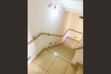 Acesso da Escada de apartamento à venda com 2 quartos, 49m² em Parque das Nações, Santo André