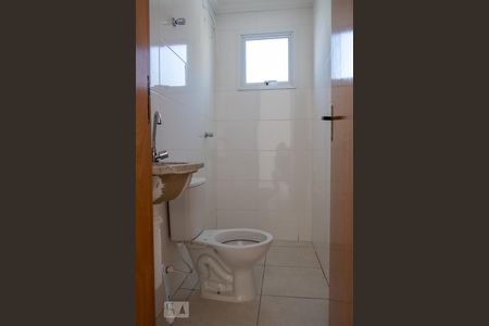 Banheiro de apartamento para alugar com 1 quarto, 33m² em Vila Guilhermina, São Paulo