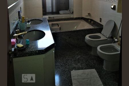 Banheiro 1 de apartamento à venda com 3 quartos, 225m² em Jardim Vila Mariana, São Paulo