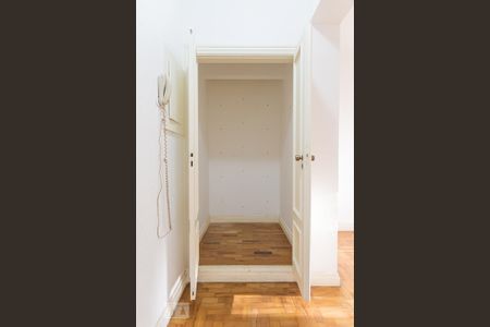 Sala- Armário de apartamento para alugar com 2 quartos, 100m² em Santa Cecília, São Paulo