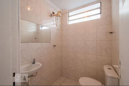 Casa para alugar com 600m², 3 quartos e 5 vagasBanheiro da Edícula