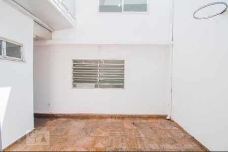 Casa para alugar com 600m², 3 quartos e 5 vagasQuintal