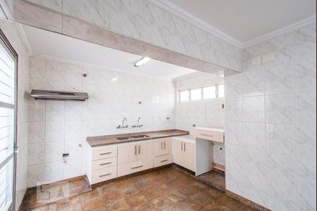 Casa para alugar com 600m², 3 quartos e 5 vagasCozinha