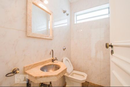 Casa para alugar com 600m², 3 quartos e 5 vagasBanheiro 4