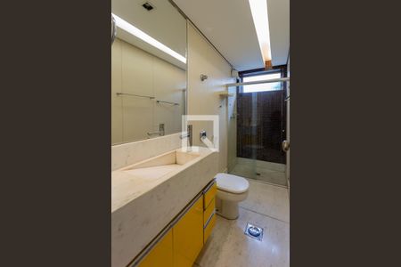 Banheiro Quarto 1 de apartamento à venda com 4 quartos, 160m² em Funcionários, Belo Horizonte