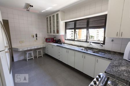 Cozinha de apartamento à venda com 3 quartos, 200m² em Perdizes, São Paulo