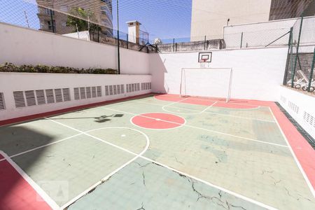 Apartamento à venda com 200m², 3 quartos e 3 vagas Apartamento à venda com 200m², 3 quartos e 3 vagasQuadra Esportiva