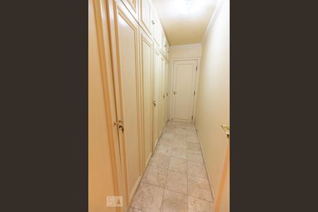 Apartamento à venda com 200m², 3 quartos e 3 vagas Apartamento à venda com 200m², 3 quartos e 3 vagasCorredor